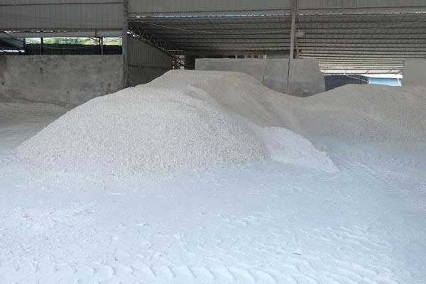 沟堡镇永耀建材经销部提供的乌兰察布  污泥固化石灰-同盛白灰厂产品